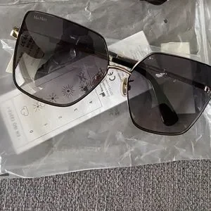 MaxMara | Accessories | Nwt Maxmara Mm052h Natalia  display picture 3